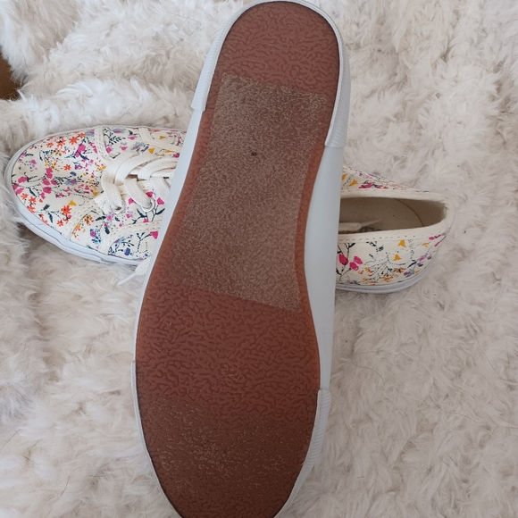 Summer sale Old navy sneakers - Picture 4 of 4